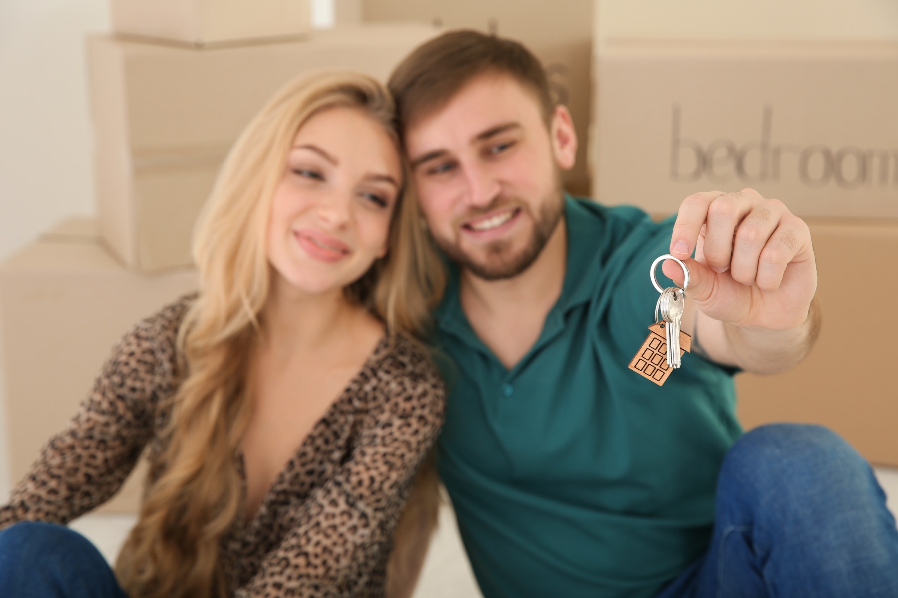 Couple préparant son financement immobilier