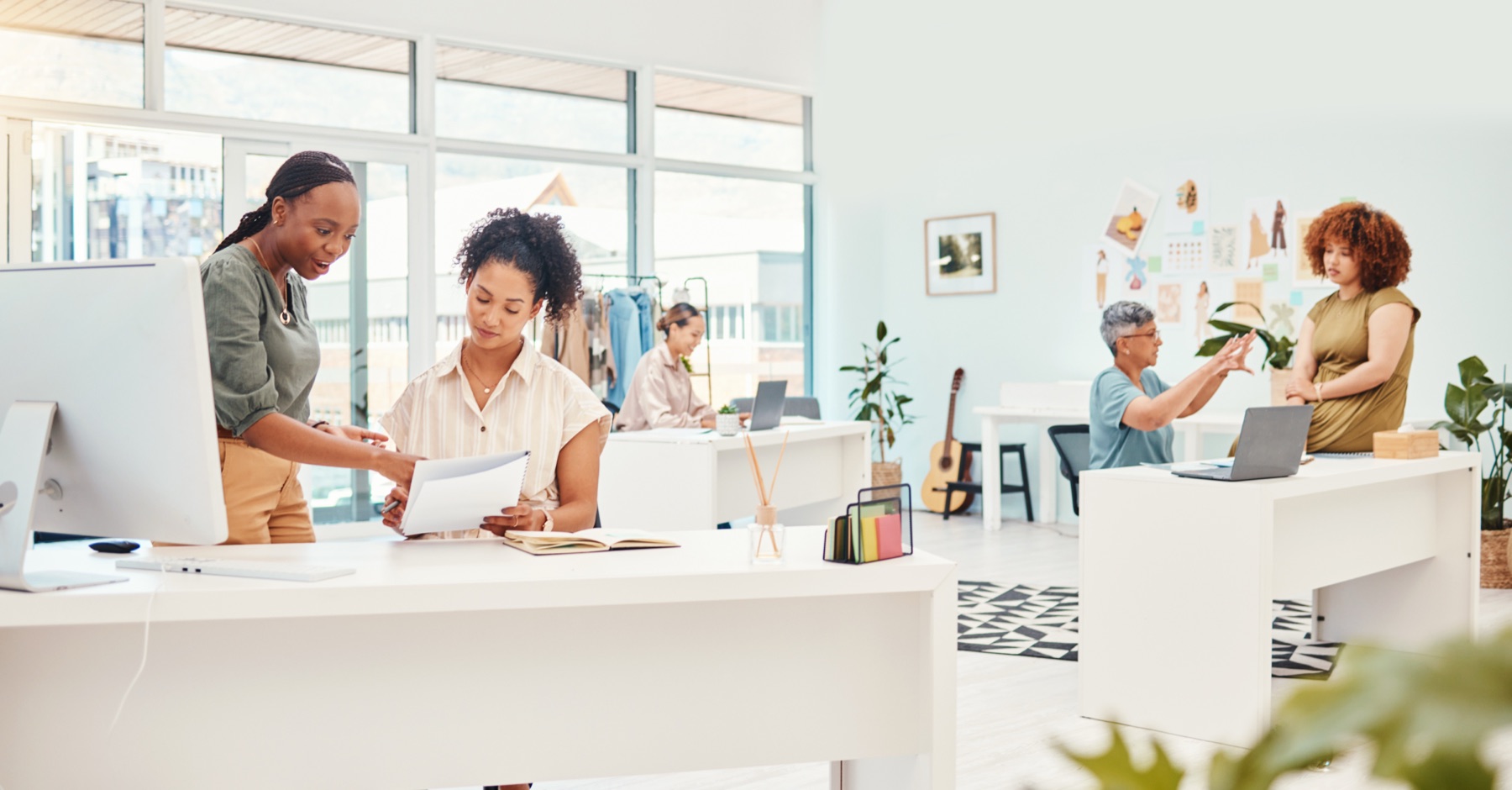 Équipe d’une petite entreprise au travail